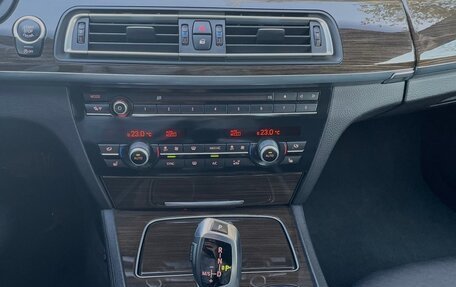 BMW 7 серия, 2014 год, 2 700 000 рублей, 17 фотография