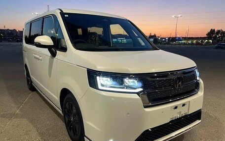 Honda Stepwgn, 2022 год, 2 500 000 рублей, 3 фотография