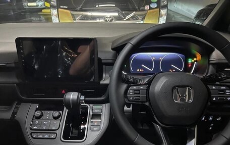 Honda Stepwgn, 2022 год, 2 500 000 рублей, 6 фотография