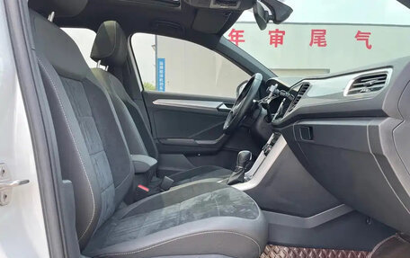 Volkswagen T-Roc I, 2022 год, 1 850 000 рублей, 16 фотография