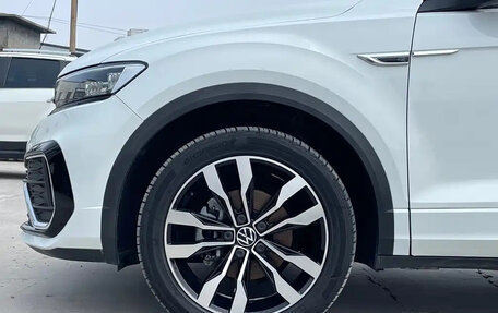 Volkswagen T-Roc I, 2022 год, 1 850 000 рублей, 21 фотография