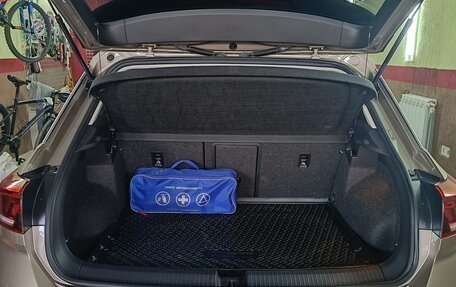 Volkswagen T-Roc I, 2020 год, 2 350 000 рублей, 17 фотография