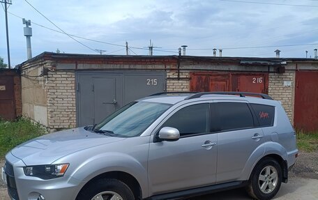 Mitsubishi Outlander III рестайлинг 3, 2012 год, 1 200 000 рублей, 16 фотография