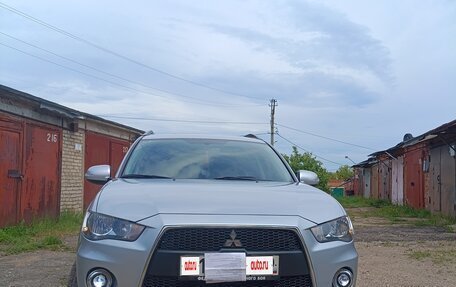 Mitsubishi Outlander III рестайлинг 3, 2012 год, 1 200 000 рублей, 18 фотография