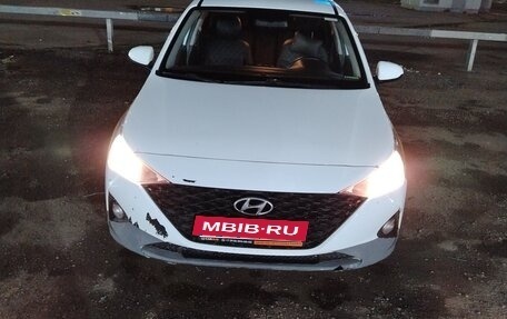 Hyundai Solaris II рестайлинг, 2020 год, 950 000 рублей, 4 фотография