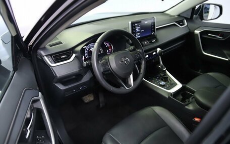 Toyota RAV4, 2021 год, 3 150 000 рублей, 9 фотография