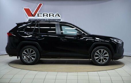 Toyota RAV4, 2021 год, 3 150 000 рублей, 4 фотография