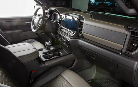 Chevrolet Silverado, 2025 год, 13 198 000 рублей, 17 фотография