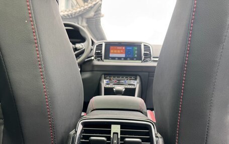 Skoda Karoq I, 2022 год, 2 093 000 рублей, 12 фотография