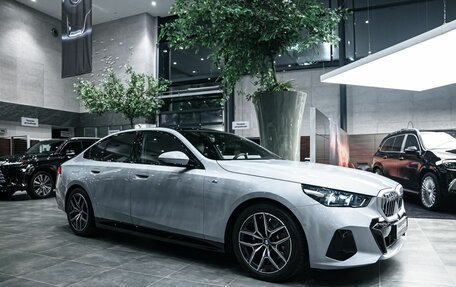 BMW 5 серия, 2024 год, 7 350 000 рублей, 10 фотография
