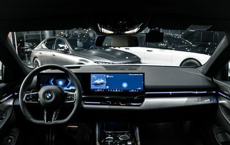 BMW 5 серия, 2024 год, 7 350 000 рублей, 13 фотография