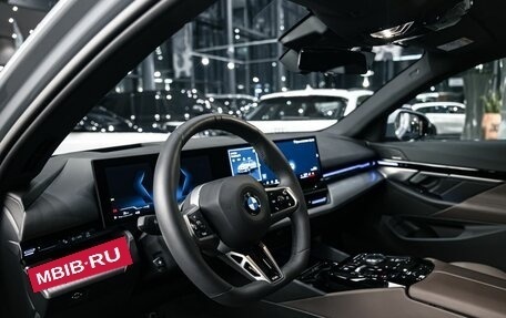 BMW 5 серия, 2024 год, 7 350 000 рублей, 15 фотография