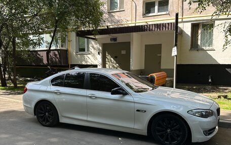BMW 5 серия, 2012 год, 2 200 000 рублей, 3 фотография