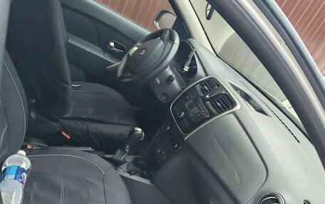 Renault Sandero II рестайлинг, 2017 год, 1 300 000 рублей, 7 фотография