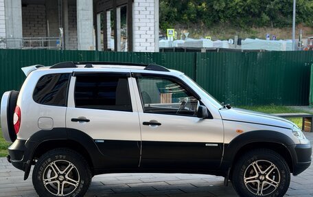 Chevrolet Niva I рестайлинг, 2011 год, 545 000 рублей, 3 фотография