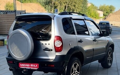 Chevrolet Niva I рестайлинг, 2011 год, 545 000 рублей, 4 фотография
