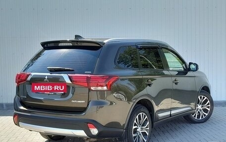 Mitsubishi Outlander III рестайлинг 3, 2018 год, 1 849 000 рублей, 4 фотография