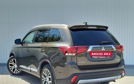 Mitsubishi Outlander III рестайлинг 3, 2018 год, 1 849 000 рублей, 3 фотография