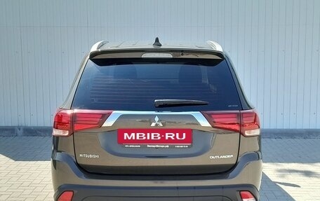Mitsubishi Outlander III рестайлинг 3, 2018 год, 1 849 000 рублей, 6 фотография