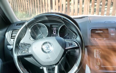 Skoda Yeti I рестайлинг, 2015 год, 1 250 000 рублей, 16 фотография