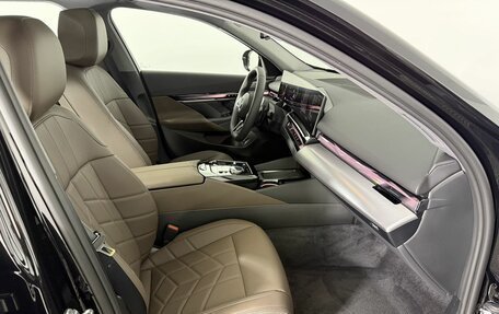 BMW 5 серия, 2025 год, 8 550 000 рублей, 14 фотография