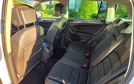 Volkswagen Tiguan II, 2019 год, 3 600 000 рублей, 12 фотография