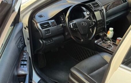 Toyota Camry, 2016 год, 1 570 000 рублей, 4 фотография