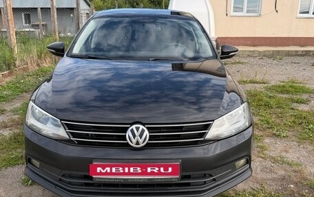 Volkswagen Jetta VI, 2015 год, 800 000 рублей, 1 фотография