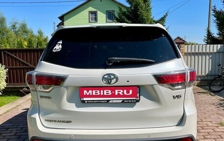 Toyota Highlander III, 2014 год, 2 950 000 рублей, 2 фотография
