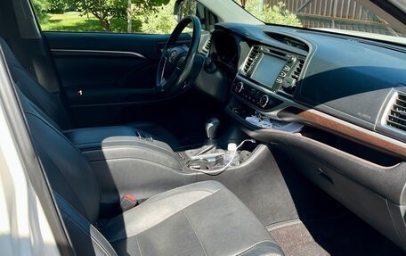 Toyota Highlander III, 2014 год, 2 950 000 рублей, 8 фотография