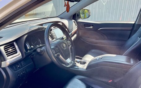 Toyota Highlander III, 2014 год, 2 950 000 рублей, 7 фотография