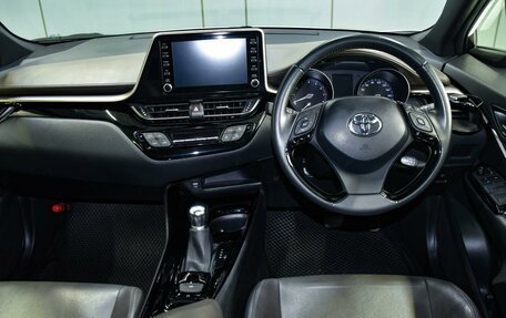 Toyota C-HR I рестайлинг, 2020 год, 2 250 000 рублей, 15 фотография