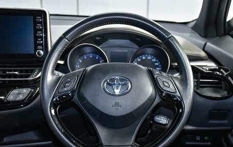 Toyota C-HR I рестайлинг, 2020 год, 2 250 000 рублей, 16 фотография