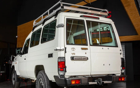 Toyota Land Cruiser 70, 2025 год, 9 900 000 рублей, 5 фотография
