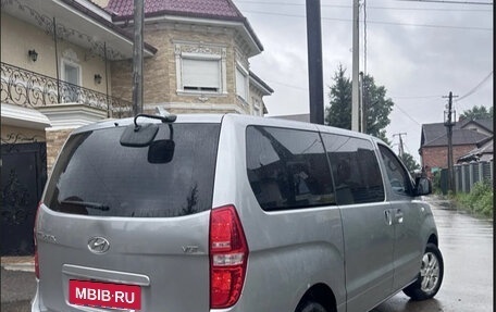 Hyundai Grand Starex Grand Starex I рестайлинг 2, 2019 год, 2 800 000 рублей, 2 фотография