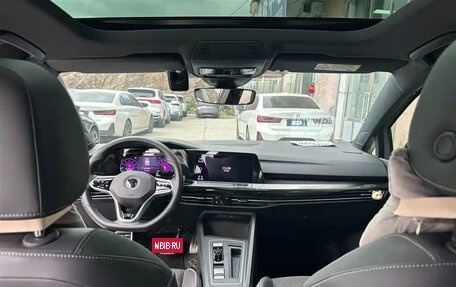Volkswagen Golf VIII, 2022 год, 2 200 000 рублей, 9 фотография