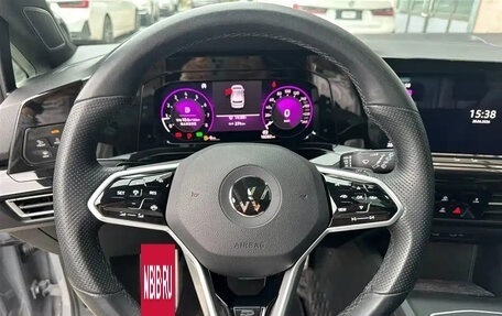 Volkswagen Golf VIII, 2022 год, 2 200 000 рублей, 7 фотография
