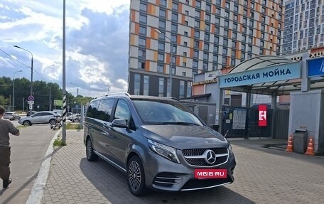Mercedes-Benz V-Класс, 2020 год, 4 500 000 рублей, 3 фотография