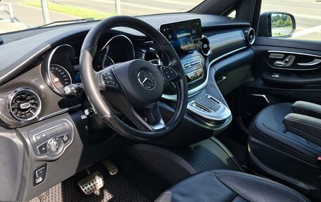 Mercedes-Benz V-Класс, 2020 год, 4 500 000 рублей, 14 фотография