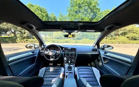 Volkswagen Golf VII, 2018 год, 1 500 000 рублей, 9 фотография
