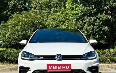 Volkswagen Golf VII, 2018 год, 1 500 000 рублей, 2 фотография