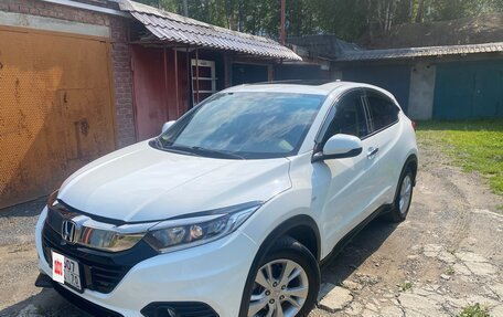Honda Vezel, 2019 год, 1 800 000 рублей, 3 фотография