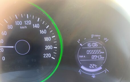 Honda Vezel, 2019 год, 1 800 000 рублей, 19 фотография