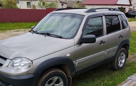Chevrolet Niva I рестайлинг, 2018 год, 755 000 рублей, 4 фотография