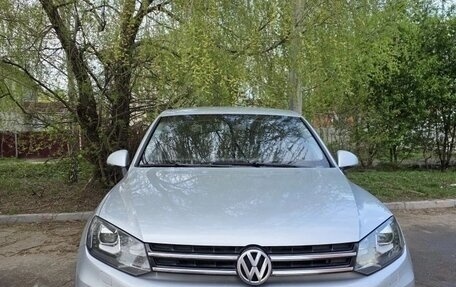 Volkswagen Touareg III, 2011 год, 1 440 000 рублей, 2 фотография