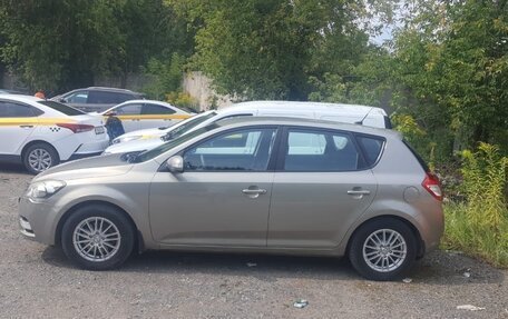 KIA cee'd I рестайлинг, 2010 год, 585 000 рублей, 2 фотография