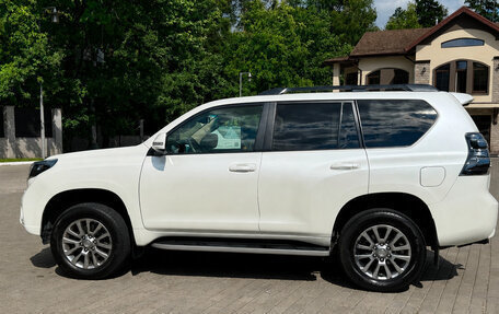 Toyota Land Cruiser Prado 150 рестайлинг 2, 2016 год, 4 000 000 рублей, 2 фотография