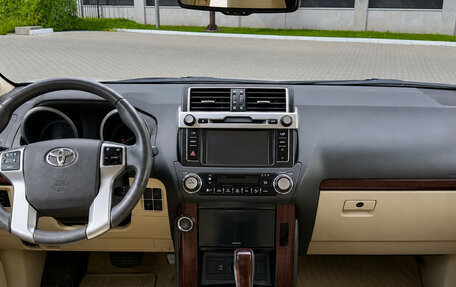 Toyota Land Cruiser Prado 150 рестайлинг 2, 2016 год, 4 000 000 рублей, 16 фотография