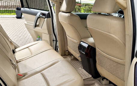 Toyota Land Cruiser Prado 150 рестайлинг 2, 2016 год, 4 000 000 рублей, 18 фотография