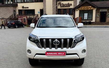 Toyota Land Cruiser Prado 150 рестайлинг 2, 2016 год, 4 000 000 рублей, 8 фотография